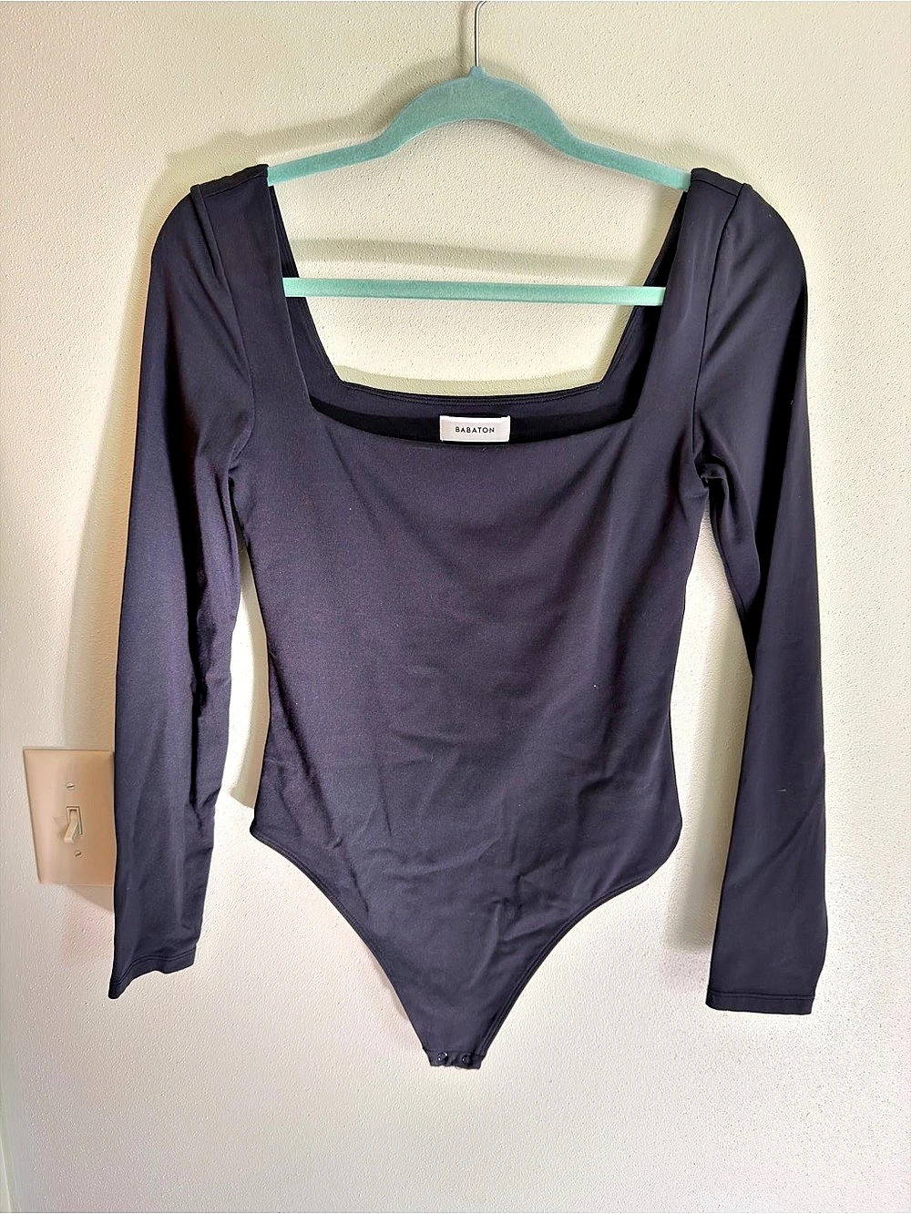 Babaton Contour Squareneck Longsleeve Bodysuit